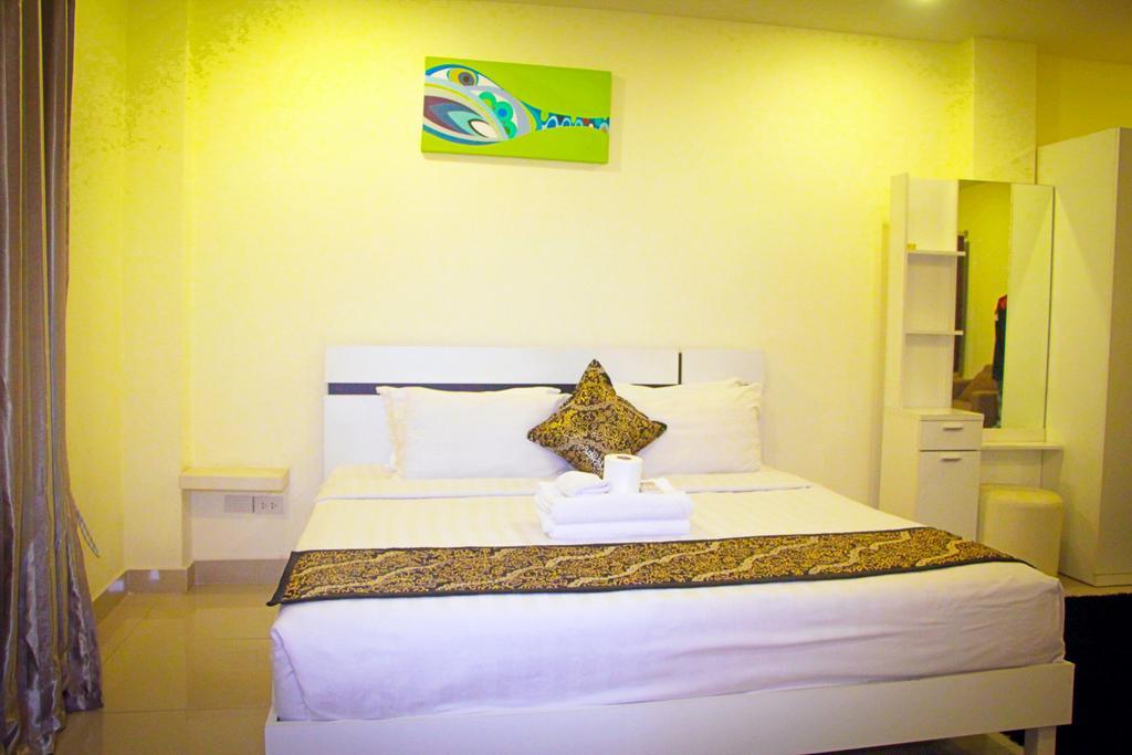 Royal Q & D Suites Pattaya Exterior foto