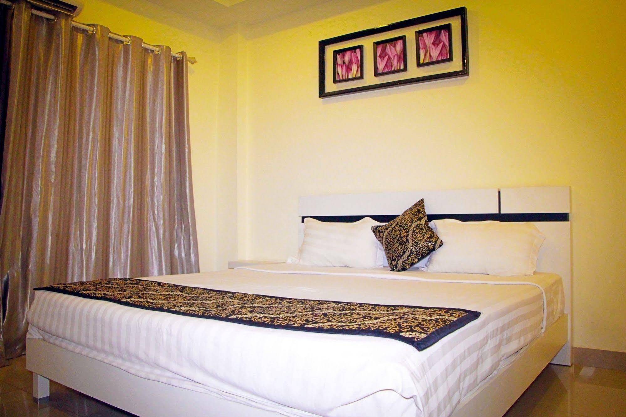 Royal Q & D Suites Pattaya Exterior foto