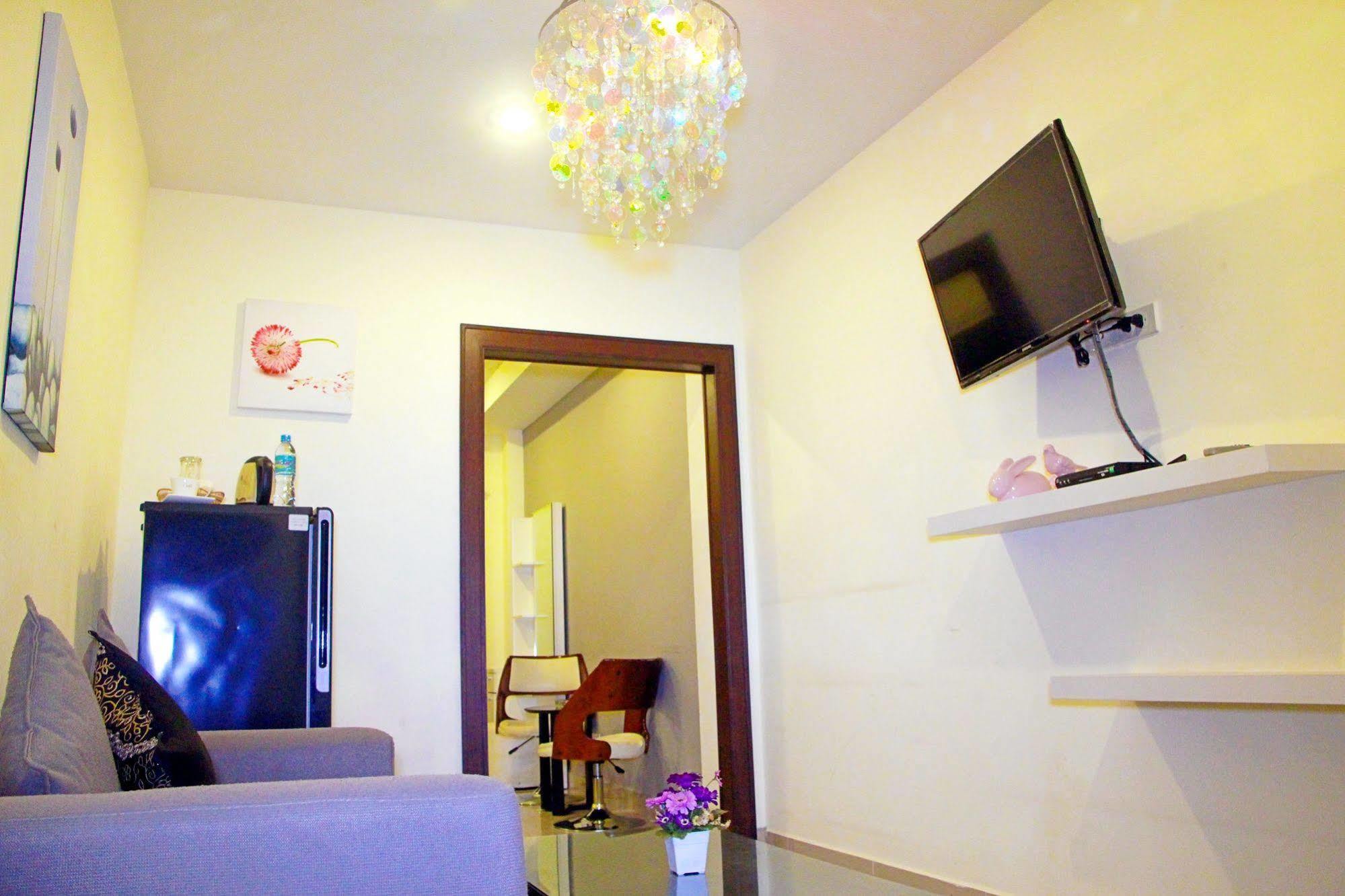 Royal Q & D Suites Pattaya Exterior foto